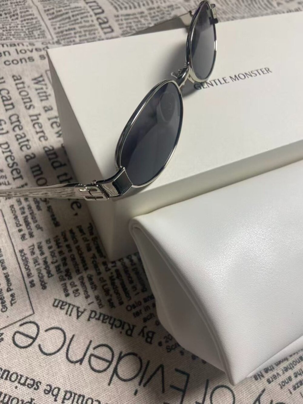 Gentle Monster Oval Slim Silver Frame Black Lens Sunglasses Y2K Unisex w/ Case - Picture 2 of 6
